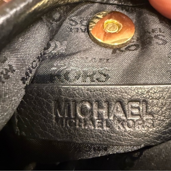 Michael Kors Women’s Black Pebbled Leather Crossbody Bag EUC - Picture 9 of 12